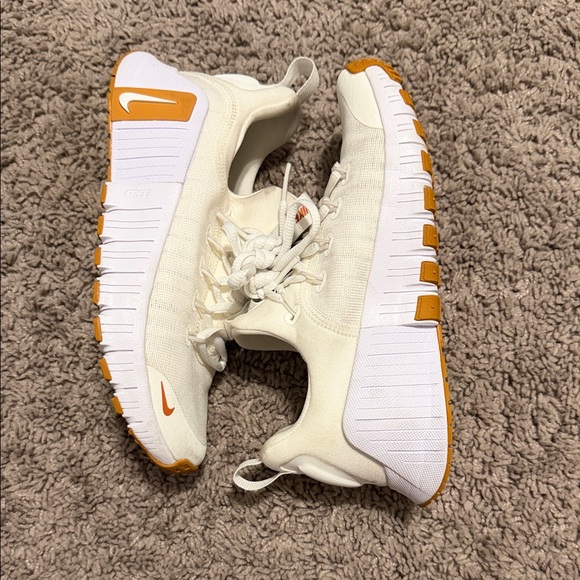 Cream Color Metcon - Picture 2 of 2